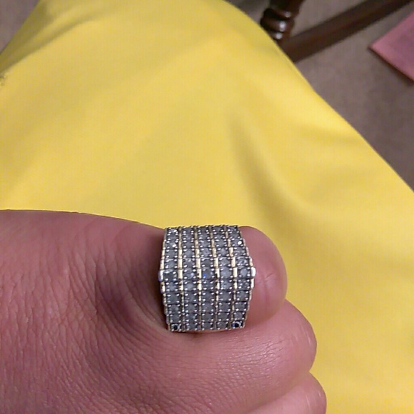 Diamond ring - Picture 2 of 3